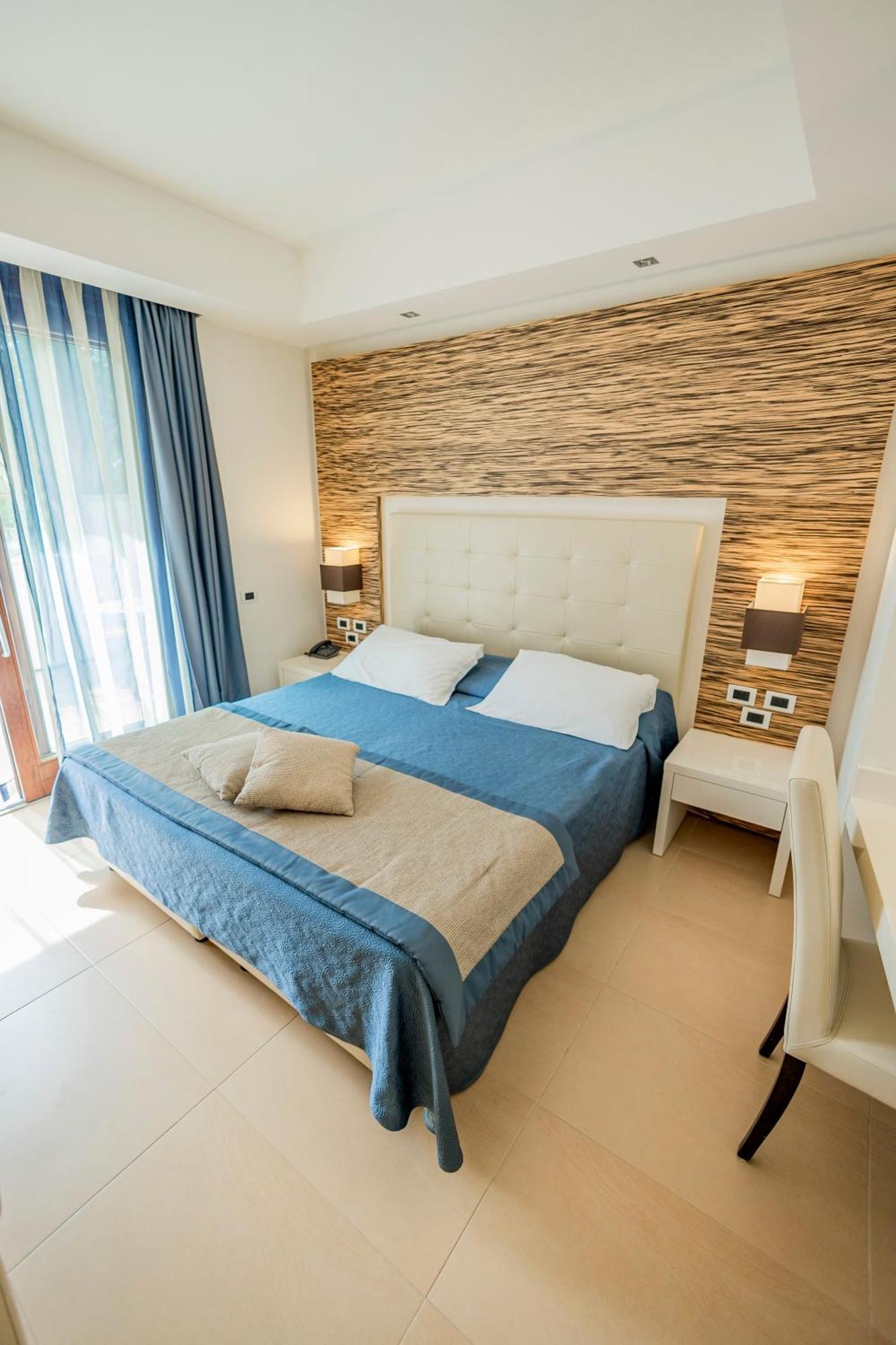Prince Franklyn Hotel Santa Maria di Castellabate Exterior photo